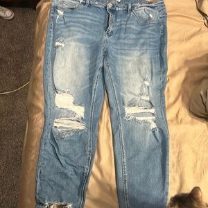 Women’s Distressed Jeans